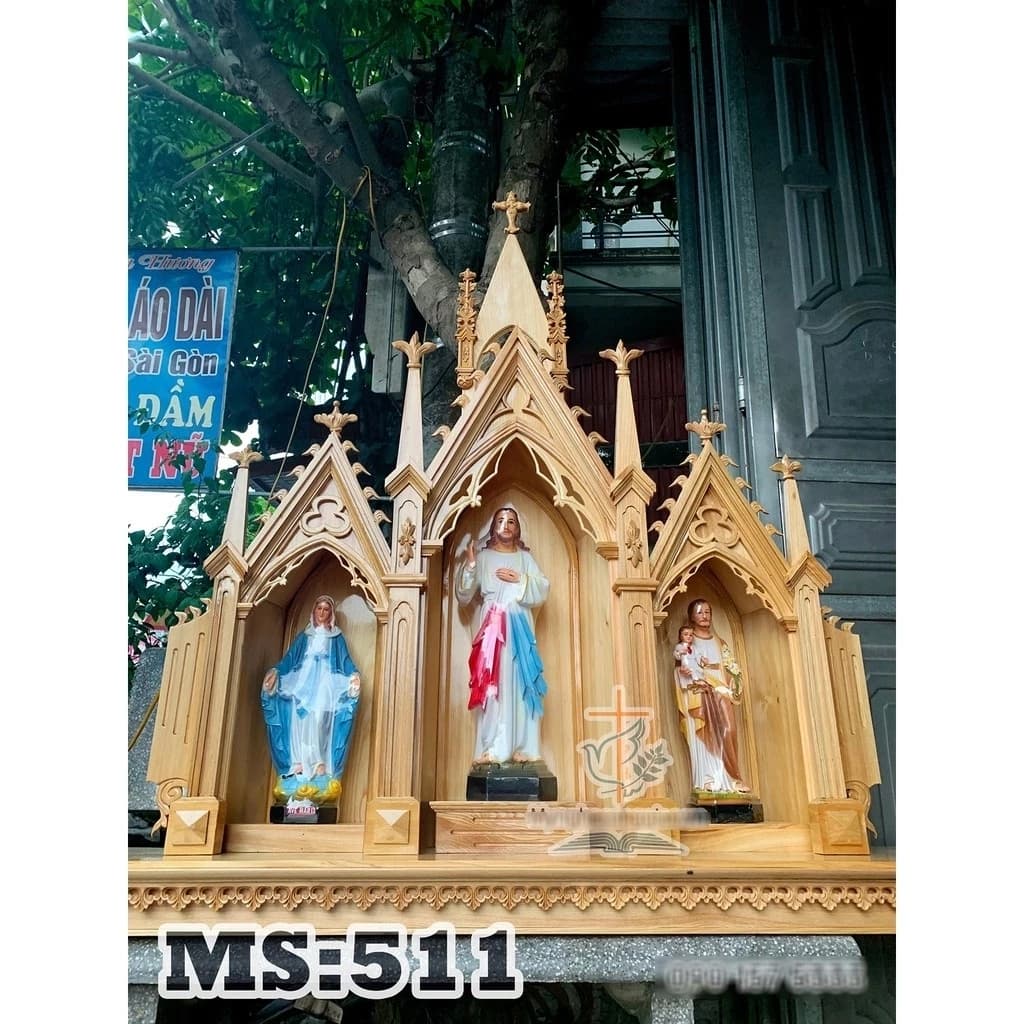 Bàn thờ công giáo gỗ Pơ mu | tòa gỗ treo tường lắp phòng khách - 1