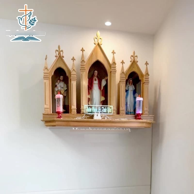 Tòa gỗ công giáo 3 buồng 6 cột | bàn thờ chúa bằng gỗ pơmu treo tường | bàn thờ công giáo lắp phòng khách - 1