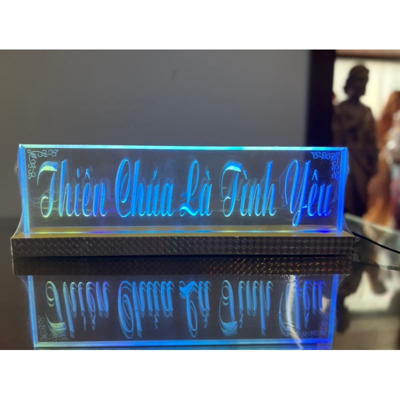 Chữ điện " Thiên Chúa Là Tình Yêu " | Đèn Led để bàn thờ Công Giáo | Đồ trang trí bàn thờ, kệ gỗ, tòa gỗ - 1