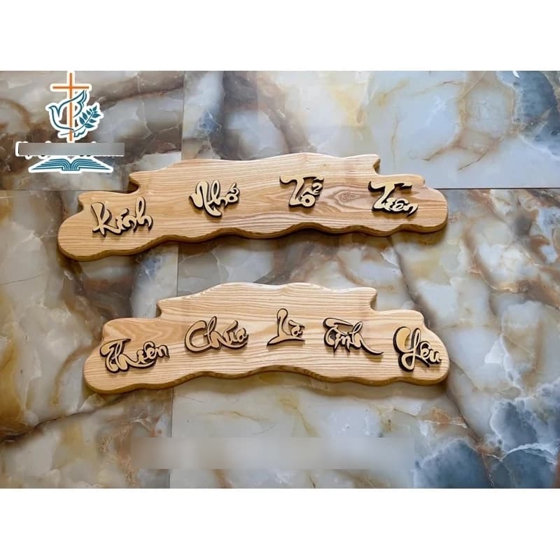 combo 2 bảng chữ Thiên Chúa Là Tình Yêu_Kính Nhớ Tổ Tiên bằng gỗ sồi - 1