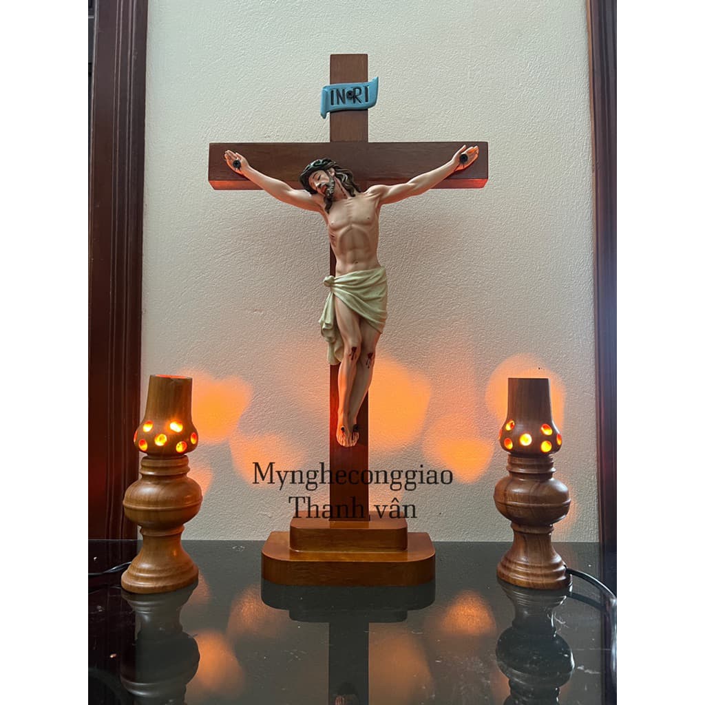 Tượng chúa chịu nạn có bệ cao 50cm , tượng sơn nước vẽ tay bền đẹp. - 1